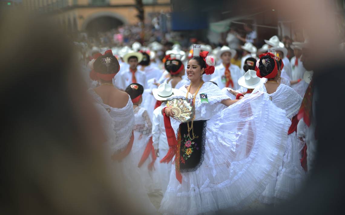 Descripcion del traje tipico de online veracruz